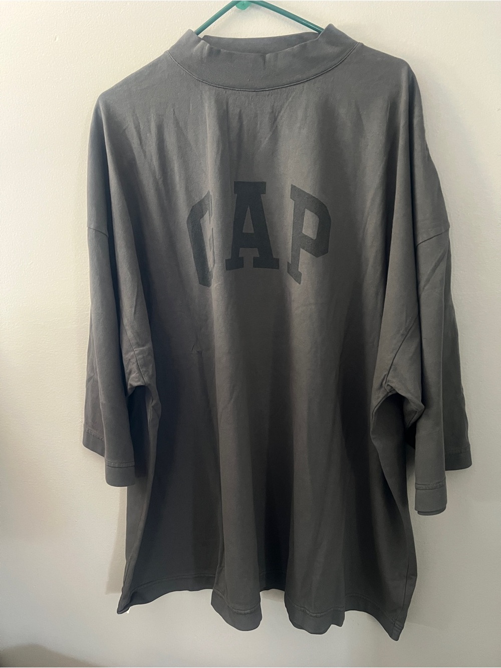 GAP YZY Large Crewneck Tee in Dark Gray